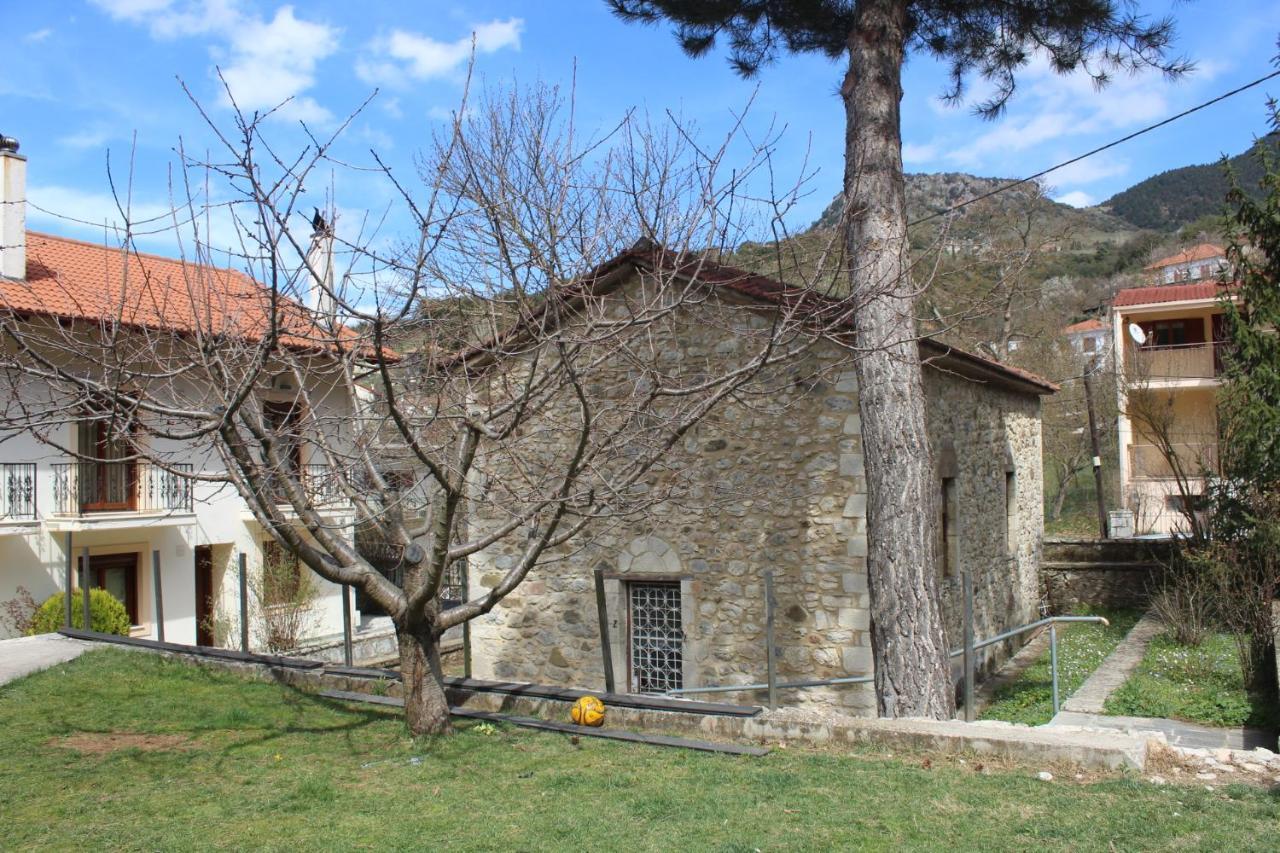 Family'S Houses Калаврита Екстериор снимка